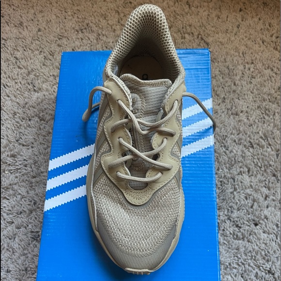 Adidas - Picture 2 of 4